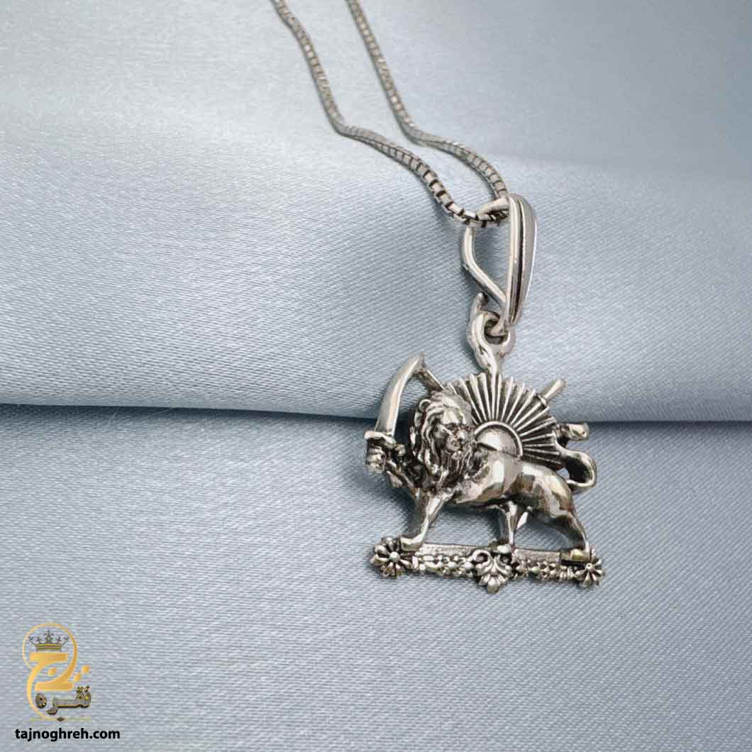 men-silver-necklace-nsm-n44 گردنبند نقره مردانه شیر و خورشید مدل NSM N44