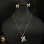 نیم ست نقره زنانه طرح x قالب طلا مدل NSW N14 روی مانکن