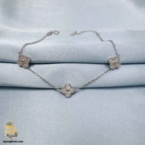 دستبند نقره زنانه طرح ونکلیف سه گل نگین دار مدل DSW D79