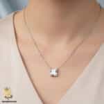 گردنبند نقره زنانه با سنگ تک نگین مدل ZSW Z85 روی گردن