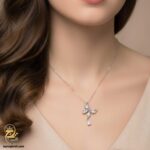 گردنبند نقره دخترانه طرح پروانه نگین دار مدل ZSW Z89 روی گردن