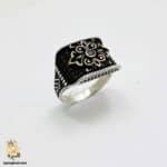انگشتر نقره مردانه سیاه قلم دورنگ مدل RSM K148
