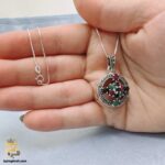 گردنبند نقره زنانه طرح سیاه قلم نگین دار مدل ZSW Z110 داخل دست