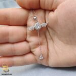 گردنبند نقره زنانه طرح بال فرشته مدل ZSW Z102 داخل دست