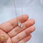 گردنبند نقره زنانه طرح قلب نگین دار مدل ZSW Z118 نمای نزدیک