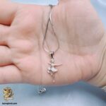 گردنبند نقره دخترانه رقص باله مدل ZSW Z123 نمای داخل دست