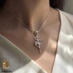 گردنبند نقره دخترانه رقص باله مدل ZSW Z123 روی گردن