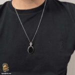 پلاک نقره مردانه دور نجف مدل NSM N90 روی گردن